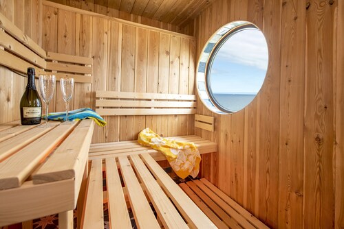 Cornica - Pet Friendly Coastal House with Hot Tub and Sea Views