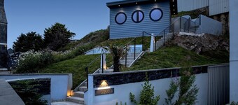 Cornica - Pet Friendly Coastal House with Hot Tub and Sea Views