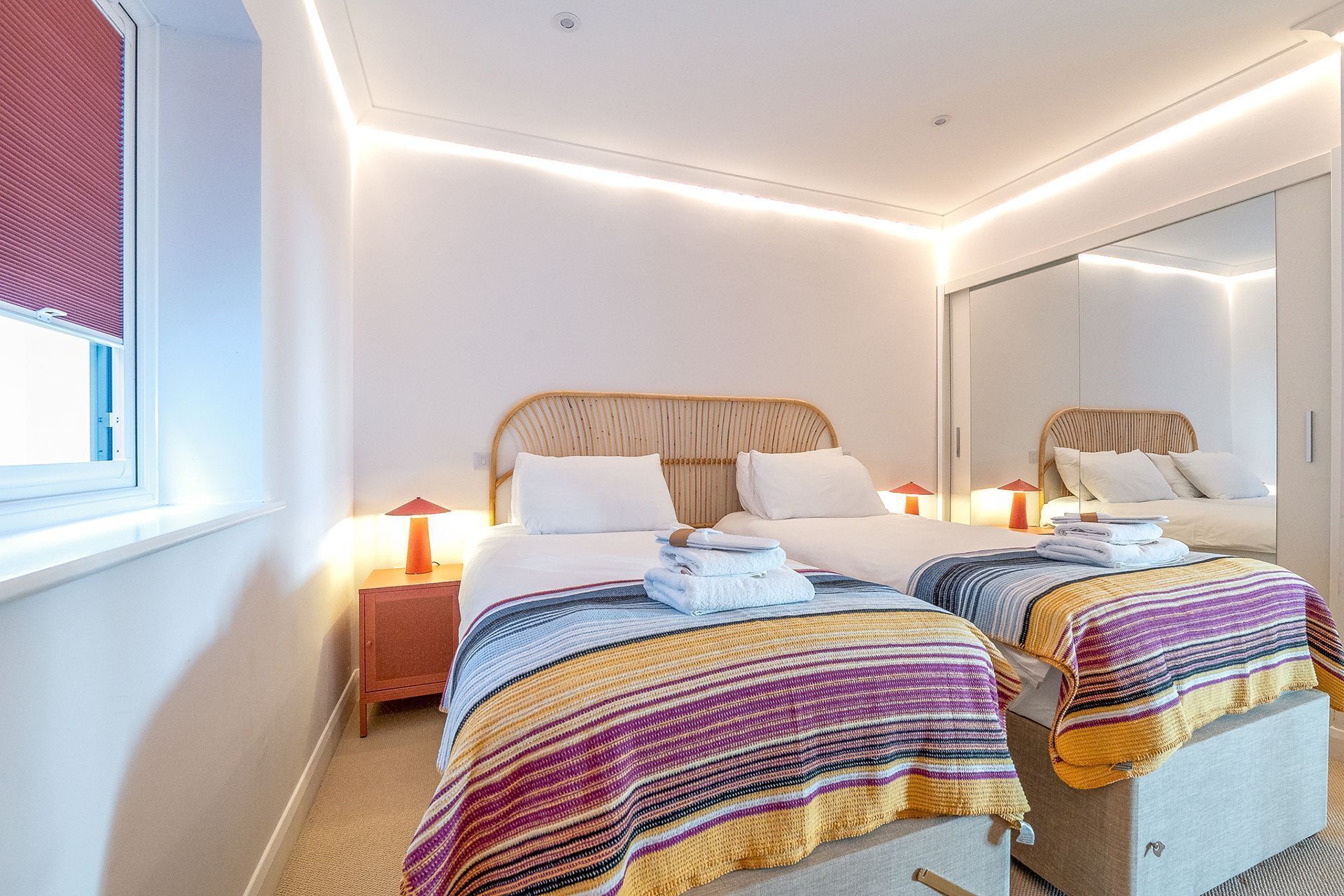 Iron/ironing board, WiFi, bed sheets