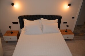 5 chambres, fer et planche à repasser, draps fournis