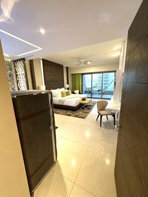 Interior - Luxury 2‑Bedroom Beachfront Resort-style condo with Stunning Pacific Ocean Views (Cancún)