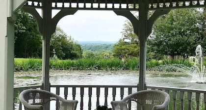 Lovely 4-bedroom farmhouse with AC in quaint Hudson Valley