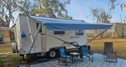 Cozy Camper near local businesses and amenities Fort Meade with AC