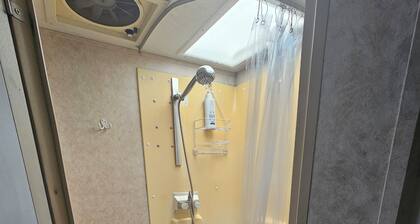 Cozy Camper near local businesses and amenities Fort Meade with AC