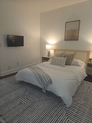 3 bedrooms, iron/ironing board, free WiFi, bed sheets - Spacious 3-bedroom house in serene Cleveland with AC (Cleveland)