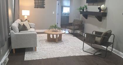 Spacious 3-bedroom house in serene Cleveland with AC