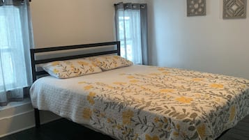 2 soverom, strykejern/-brett, wi-fi (inkludert) og sengetøy