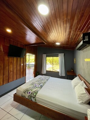 3 bedrooms, iron/ironing board, free WiFi, bed sheets - 🌋Near La Fortuna : Private villa with private pool surrounded by nature (Provincia de Alajuela)