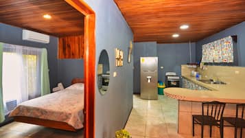 3 habitaciones, tabla de planchar con plancha y wifi gratis