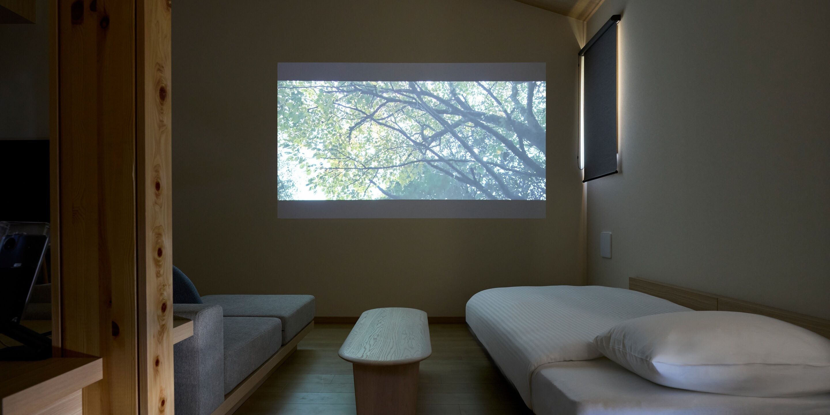 [B] 2 Queen + 3 Single + Sofa / hot spring bath and sauna (No pets allowed)