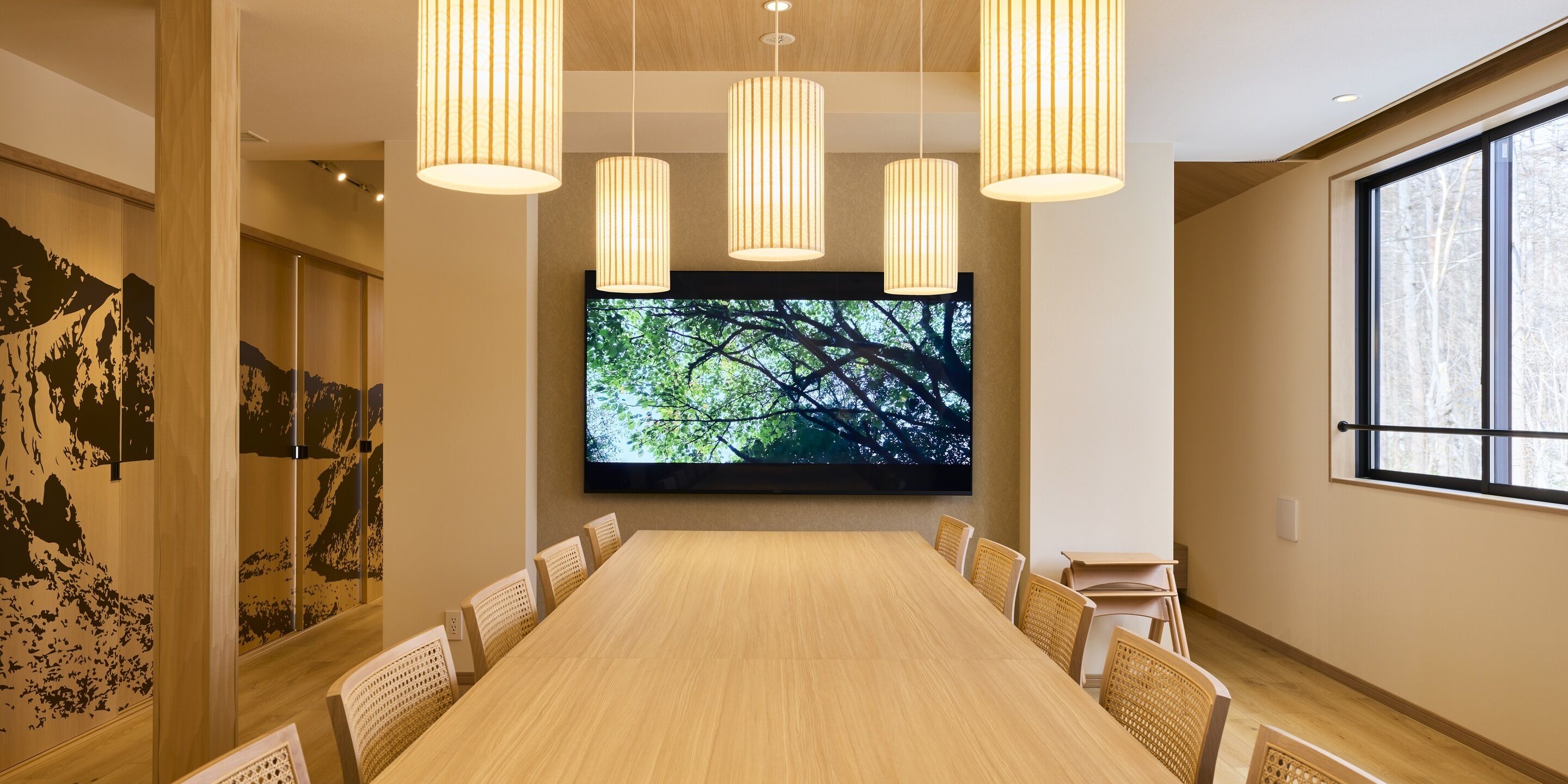 [A] 4 queen + 4 single / hot spring bath and sauna (No pets allowed)