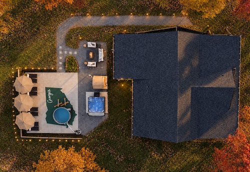 Twisted Oak: Discover Elevated Wellness • Pool • Sauna • Hot-Tub • Mtn Views