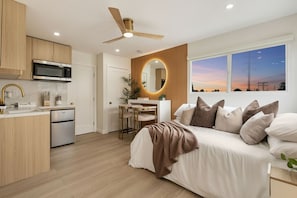 Room - Modern Coastal Studio w/ Balcony & Parking (Manhattan Beach)