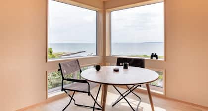 Futtsu Seaside Off-Grid House with Private Sauna