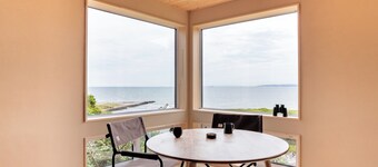 Futtsu Seaside Off-Grid House with Private Sauna