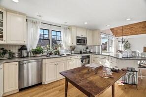 Private kitchen - Chic Private Beach Rental (East Lyme)