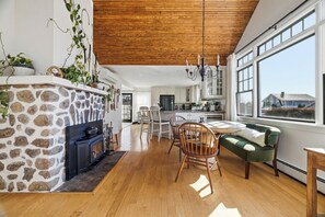 Living area - Chic Private Beach Rental (East Lyme)