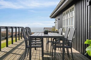 Outdoor dining - Summerhouse with fantastic panorama seaview (Faaborg)
