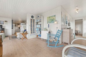 3 bedrooms, iron/ironing board, free WiFi - Summerhouse with fantastic panorama seaview (Faaborg)