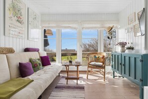 TV, DVD player - Summerhouse with fantastic panorama seaview (Faaborg)