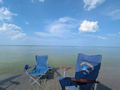 3-bedroom cottage in serene Oak Harbor