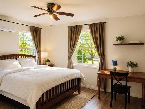 Cozy 2-bedroom house in delightful Sherman with AC