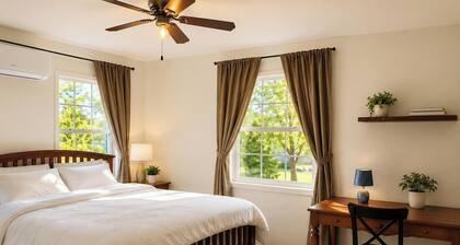 Cozy 2-bedroom house in delightful Sherman with AC