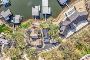 Exterior - 4 bedroom house in Sunrise Beach, in a quiet cove with a private dock. (Sunrise Beach)