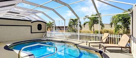 Piscine extérieure, piscine chauffée