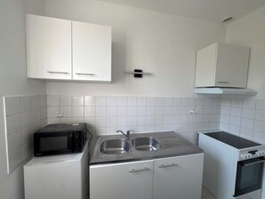 Private kitchen - Charming renovated T2 in the heart of Romilly-sur-Seine (Romilly-sur-Seine)