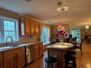 Microwave, oven, stovetop, dishwasher - Relax & Recharge at the Northern Gateway – Lakeview Retreat in Rouses Point, NY (Rouses Point)