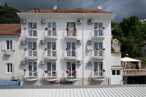 Exterior - Azzurro Hotel Bijela, Herceg Novi (Bijela)