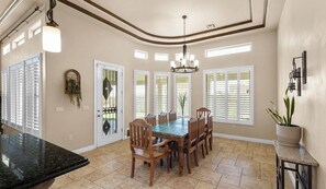 Dining - Enjoyable 4-bedroom house with community pool (Las Cruces)