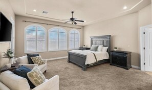 Room - Enjoyable 4-bedroom house with community pool (Las Cruces)