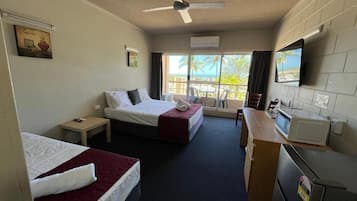 Kamar Triple Standar, balkon, pemandangan laut