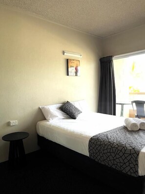 Room - Lumina Motel (South Gladstone)