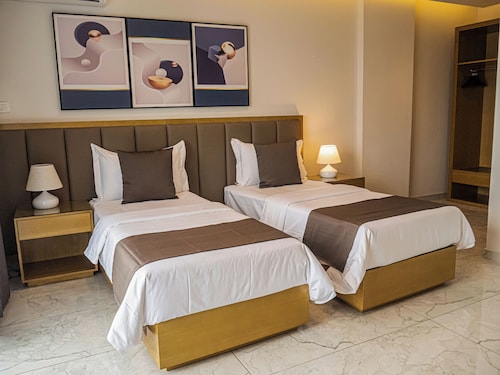 HOTEL EVEREST RDC