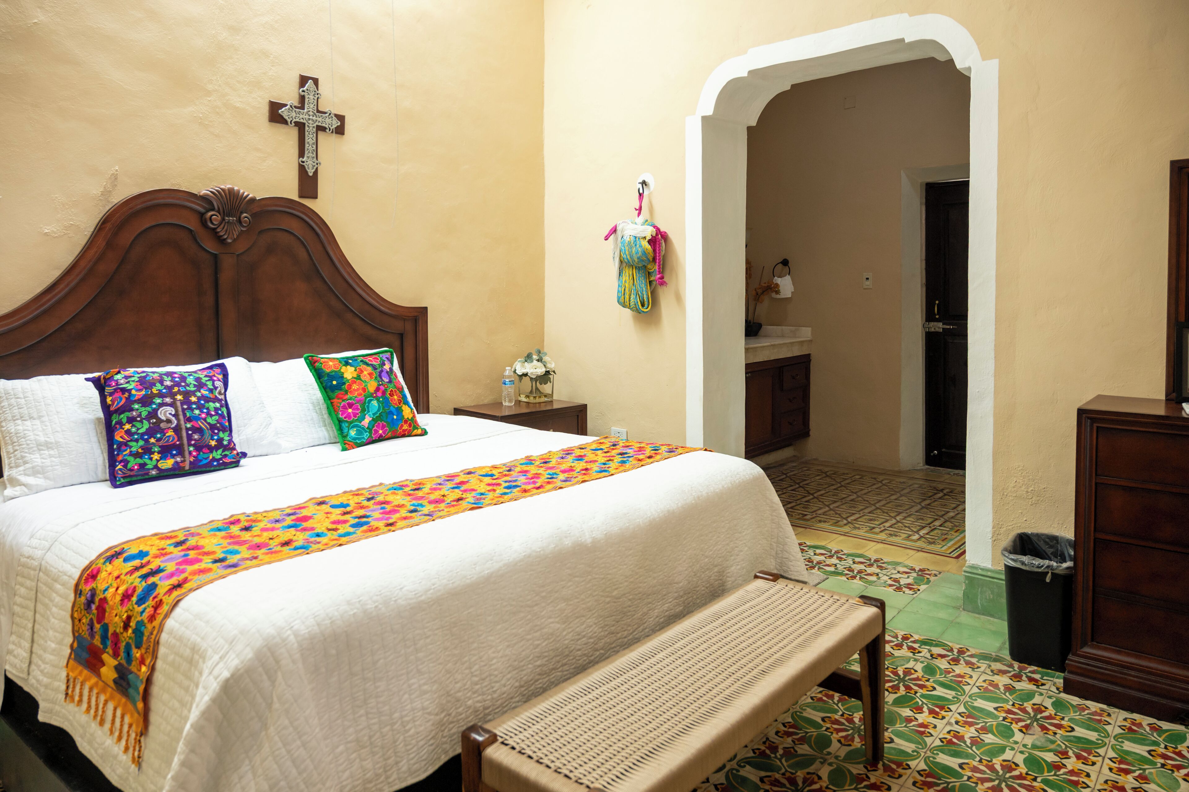 4 bedrooms, desk, iron/ironing board, free WiFi