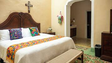 4 bedrooms, desk, iron/ironing board, free WiFi