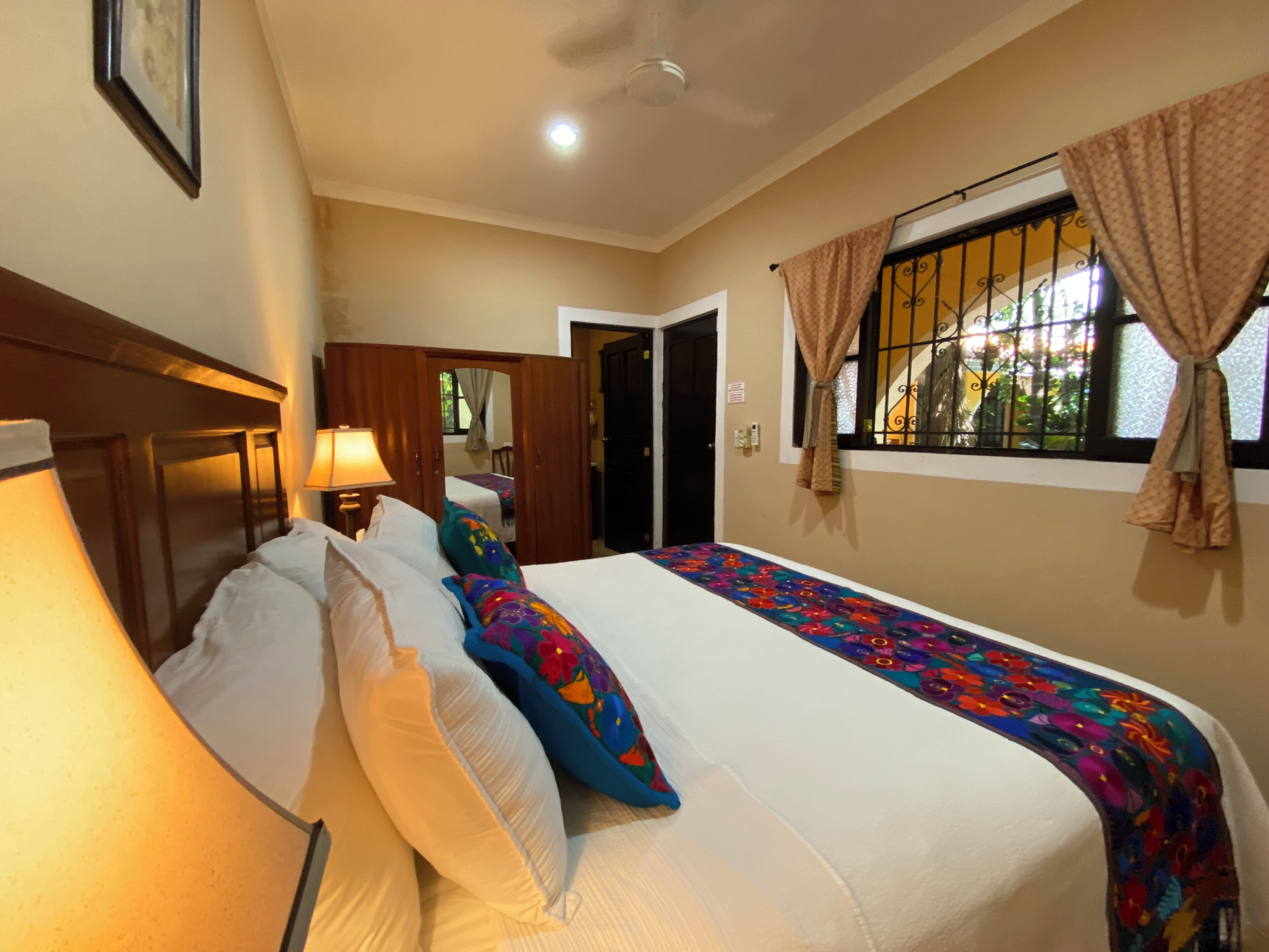 4 bedrooms, desk, iron/ironing board, free WiFi