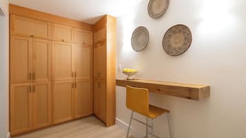 Lyxigt dubbelrum för 1 person - privat badrum - utsikt mot trädgården | Interiör