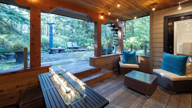 Luksus-dobbeltrom for 1 person, privat bad, hageutsikt | Terrasse/patio