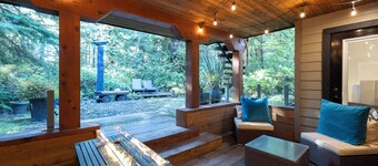 Kinnikinnick Guest House