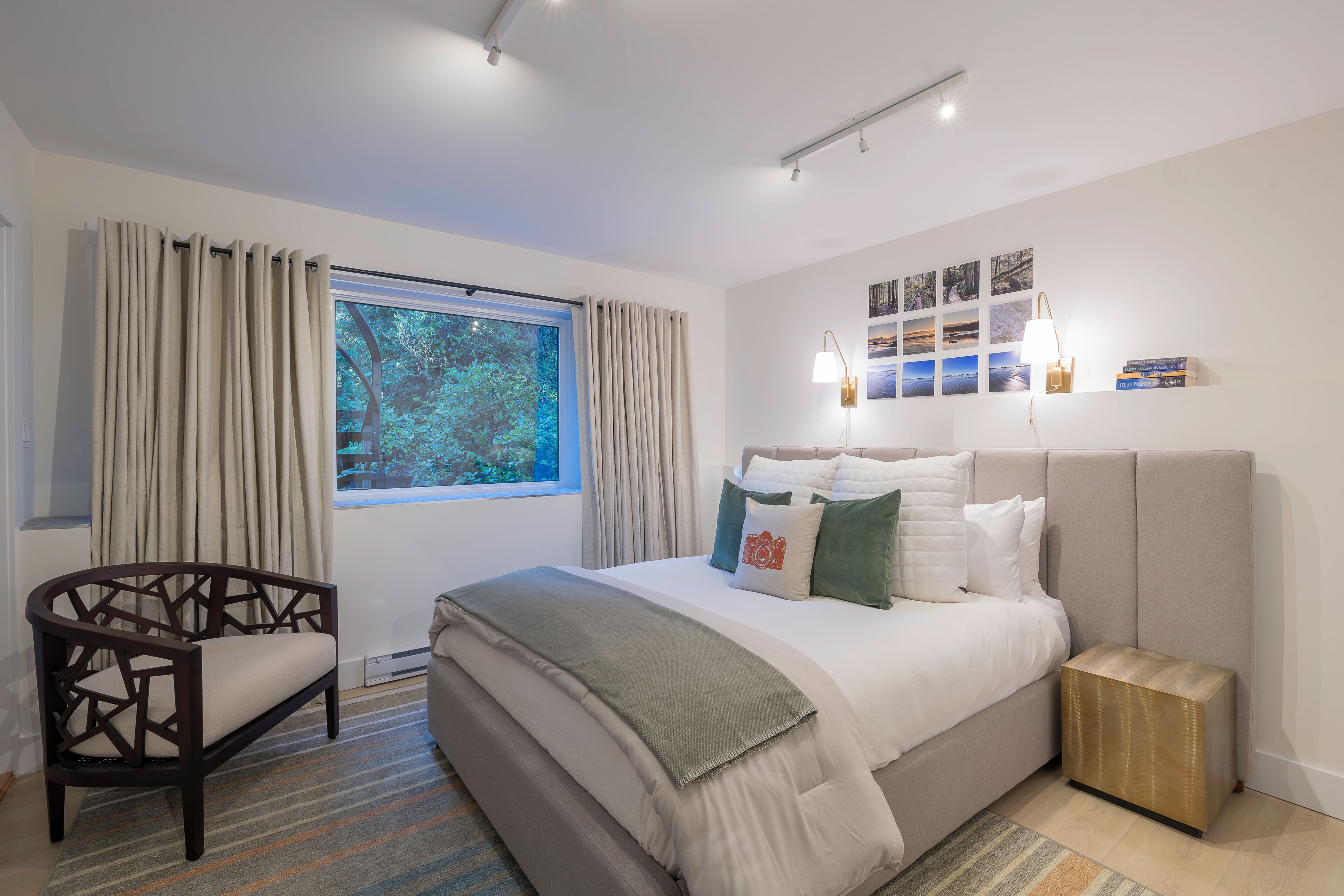 Luxe tweepersoonskamer, voor 1 persoon, privébadkamer, uitzicht op tuin