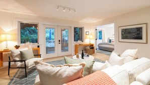 Luksus-dobbeltrom for 1 person, privat bad, hageutsikt