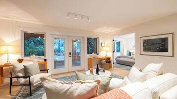 Luxury Double Room Single Use, Private Bathroom, Garden View