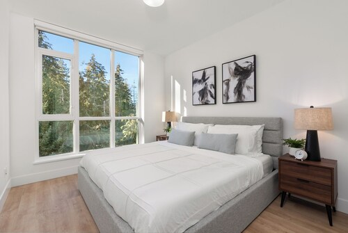 Fully Furnished Luxury 2Bd & Den Corner Unit in the Forest of North Vancouver