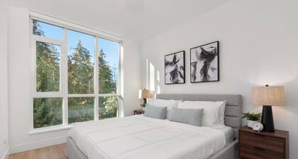 Fully Furnished Luxury 2Bd & Den Corner Unit in the Forest of North Vancouver