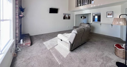 Spacious Extended-Stay Townhome | Cook & Relax!