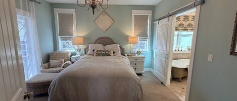 3 bedrooms, iron/ironing board, WiFi, bed sheets